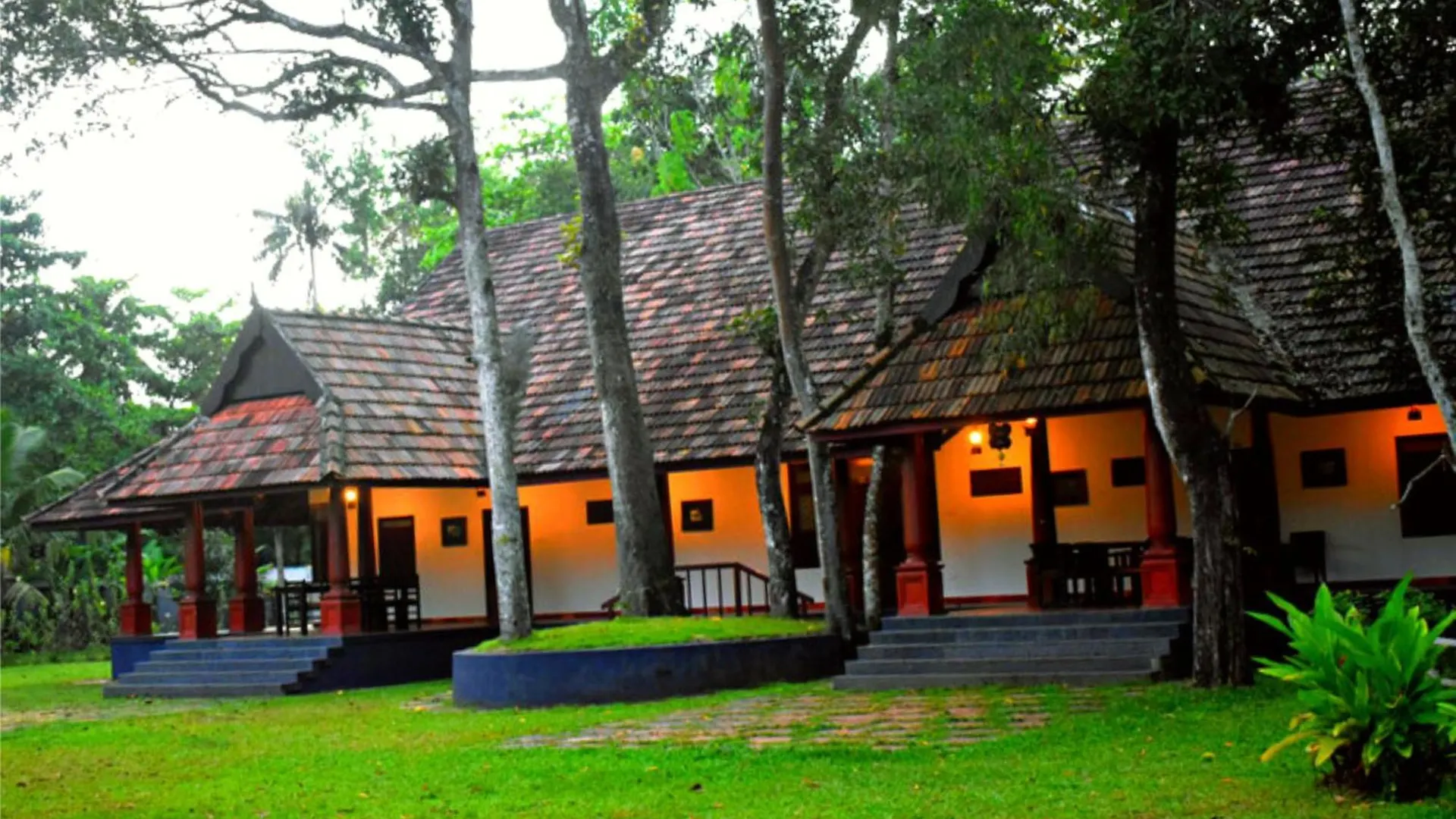 Resort Marari Beach Palace Mararikulam